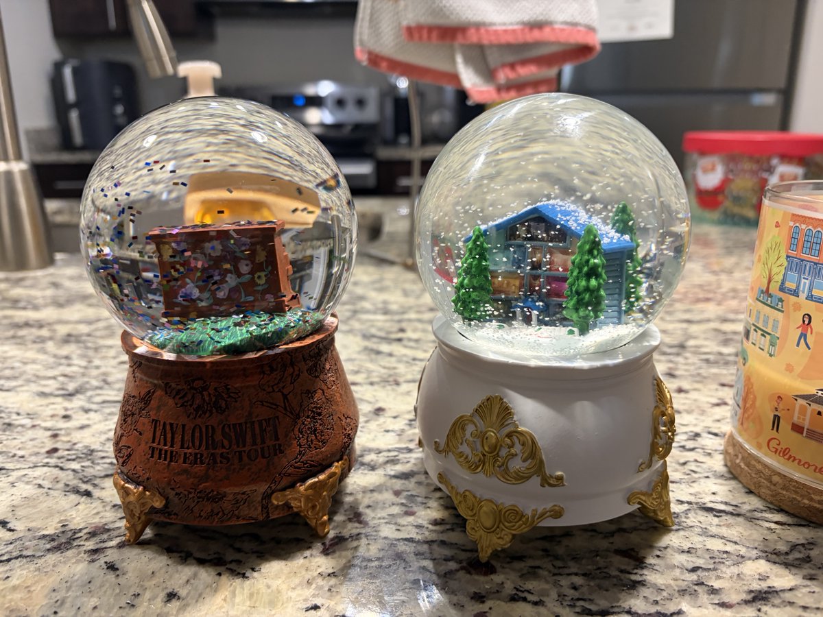 blessedswift's tweet image. The girlies are together