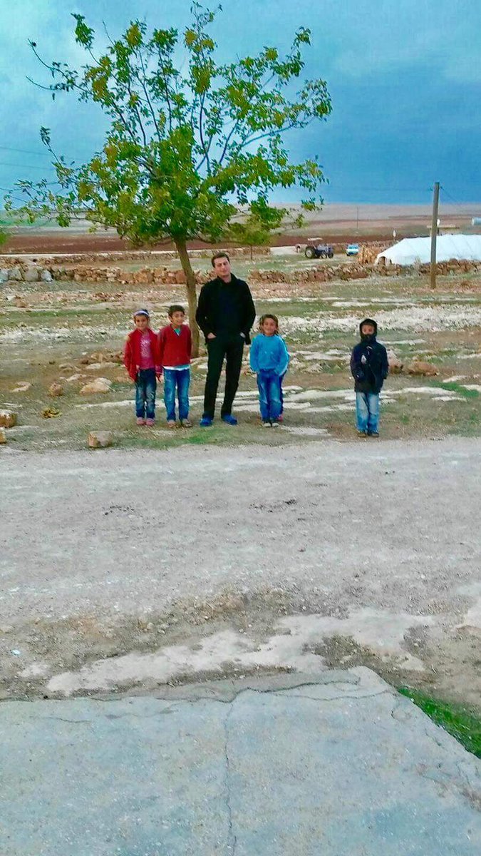 PKK tarafından kaçırıldığında henüz 8 aylık öğretmendi.

16 Haziran 2017'de, Tunceli'de teröristler tarafından kaçırıldıktan sonra şehit edilen 23 yaşındaki Necmettin Öğretmen'i unutmayın..