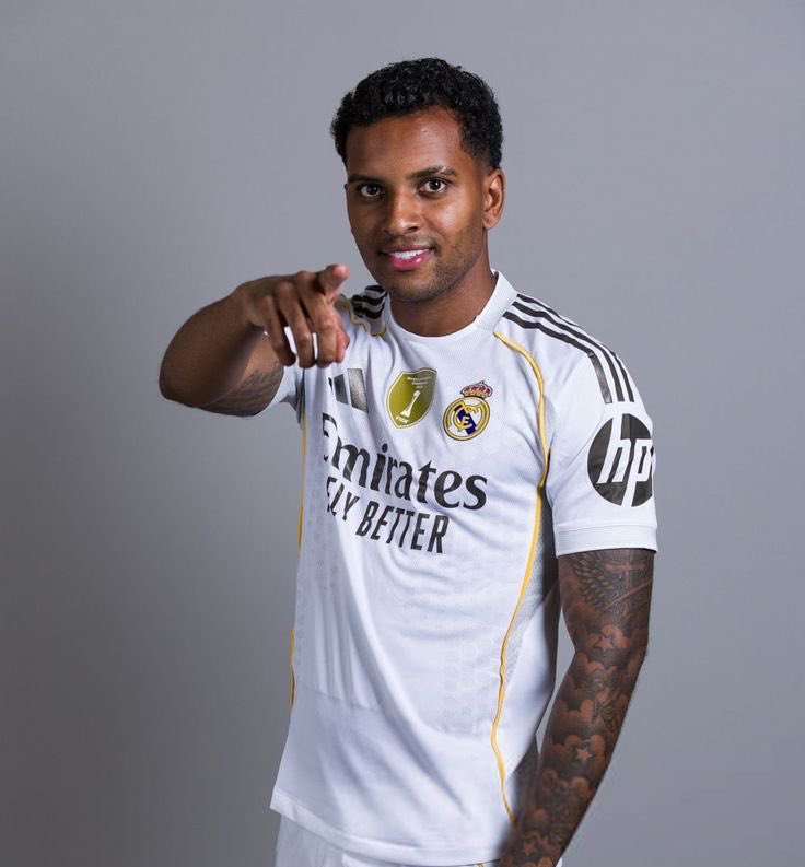 Haces una temporada de mierda.
No marcas un gol en 8 meses.
Te borras los últimos partidos.
Estás todo el verano ofreciéndote a media Europa.

¿Tu premio? Seguir contando con más minutos que los jóvenes que se dejan la piel por el equipo.