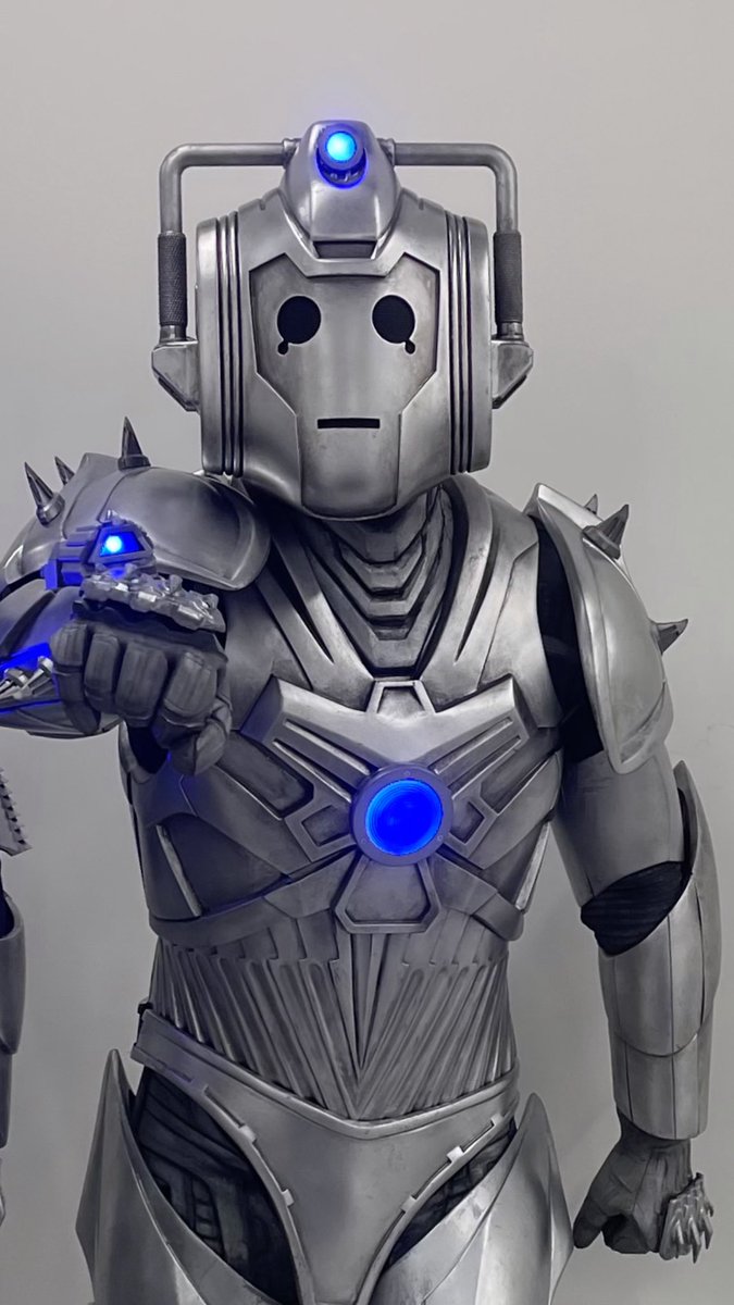 Delete … Delete… Hope everyone enjoyed my  #DoctorWhoDay celebration posts. 🤖🤖 im now trapped in a parallel universe until next #DoctorWho day! Keep sharing the love across the whoniverse. And thankyou for always supporting my content on here and Insta 🎉🤖🤖🤖