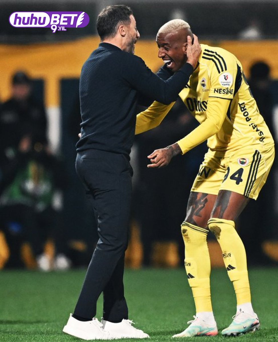 Oyuna girer girmez golünü atan Anderson Talisca, golünü Domenico Tedesco ile kutladı.

Huhubet.online