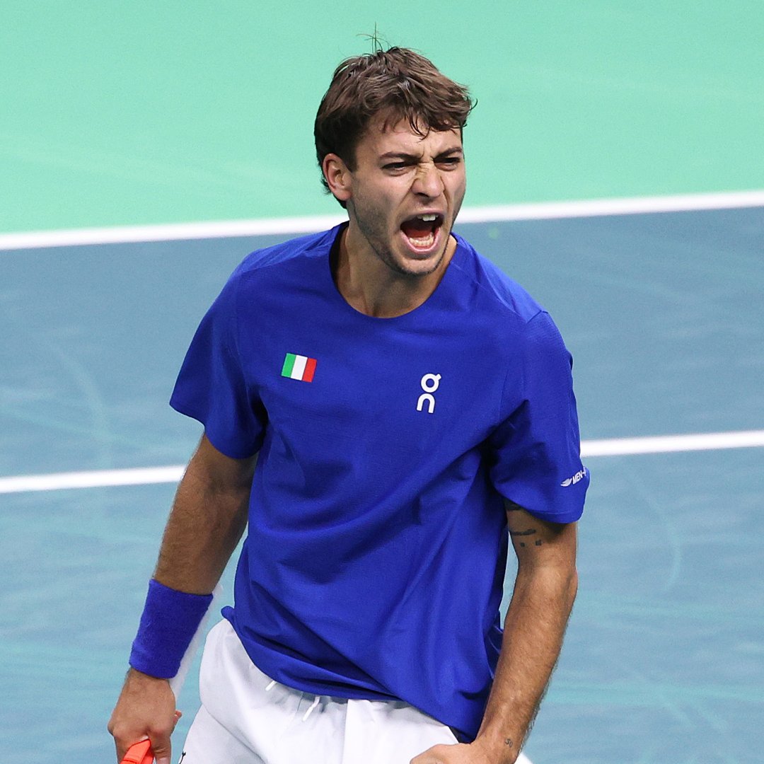 KING FLAVIO 👑

<a href="/cobollifla/">Flavio Cobolli</a> survives another thriller, sealing the win and crowning Italy with a third straight Davis Cup title! 👏

<a href="/DavisCup/">Davis Cup</a> | #DavisCup | <a href="/federtennis/">FITP</a>