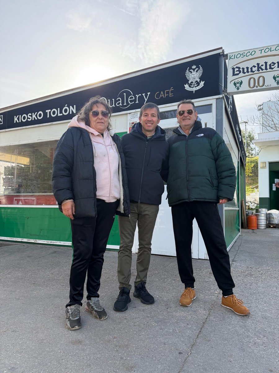 Hoy nos han visitado , International football Academy Albert Celades , con él a la cabeza 
Gracias por la foto <a href="/CarlosICalzada/">Carlos Calzada</a> 😜
CD TOLEDO HASTA LA MUERTE 💚