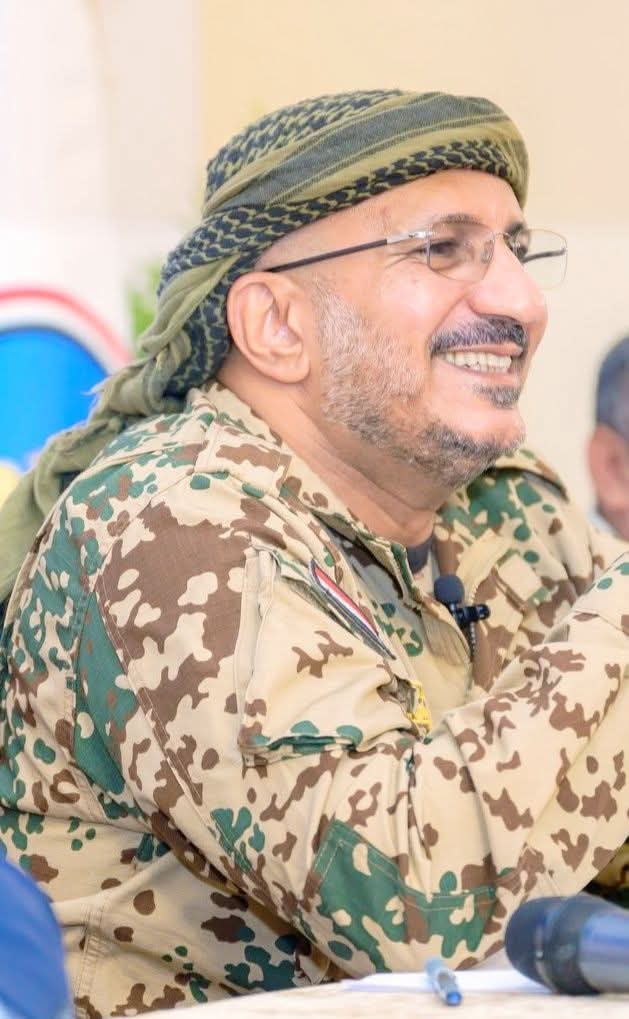 معك معك يا #قائد الاحرار  ولن نحيد ولن نخون حتى يأذن الله لنا...
حفظك الله ورعاك سيادة نائب رئيس مجلس القياده الرئاسي الفريق الركن #طارق  محمد صالح

نعم ابتسامته تقهر الخونه وأعداء الوطن..