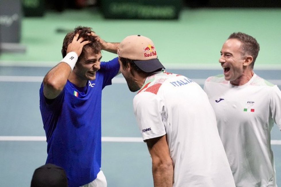 soansiosaa's tweet photo. ANCORA
UNA
VOLTA
#deviscup #italiaspagna https://t.co/mrNuHpIKU4