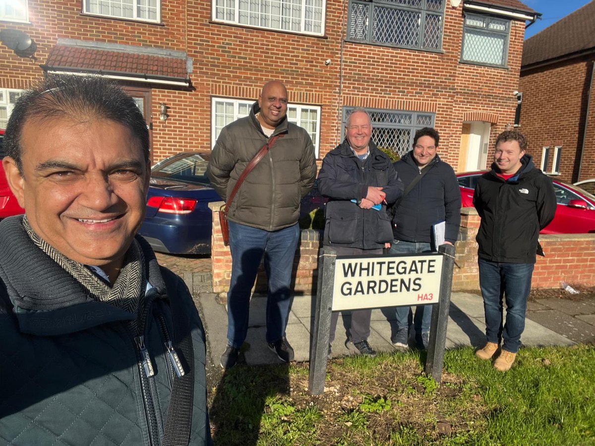 BobBlackman's tweet image. Very positive response from residents in sunny #HarrowWeald this morning for our street surgery with councillors @StephenGreek @priteshpatel00 @ramjichauhan ramjichauhan &amp;amp; @zakwagman @haconservatives @heconservatives @conservatives #ToryDoorstep