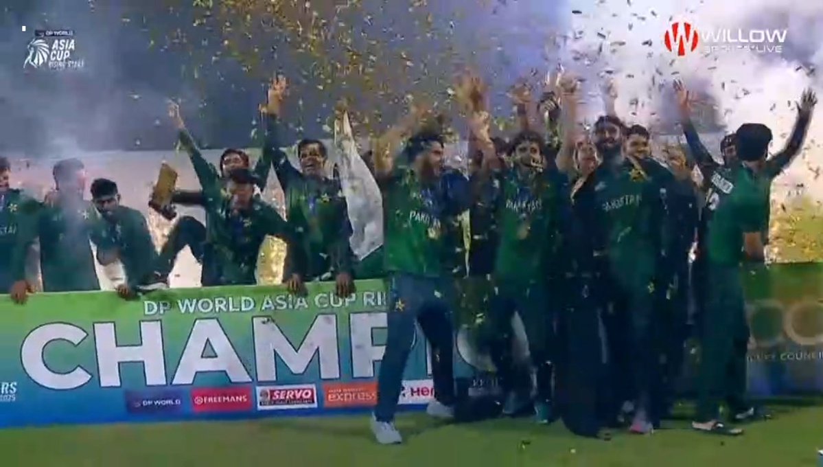 CallMeSheri1_'s tweet image. PAKISTAN LIFTS THE RISING STARS ASIA CUP 2025 TROPHY. 🏆🇵🇰