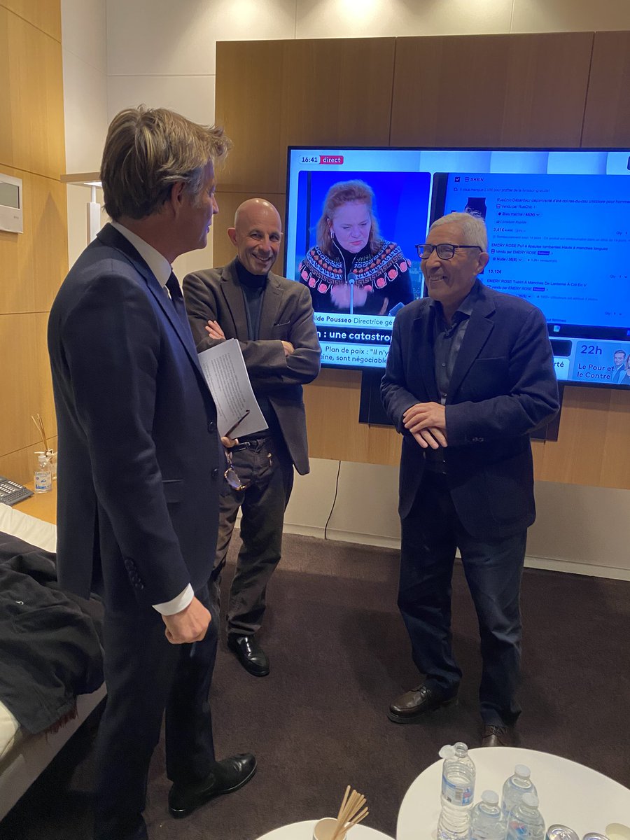 arnaudcomte's tweet image. Interview exclusive à suivre dans le @le20hfrancetele de #BoualemSansal de retour en France. 
Il répond à @LaurentDelahous dans un entretien d'une vingtaine de minutes