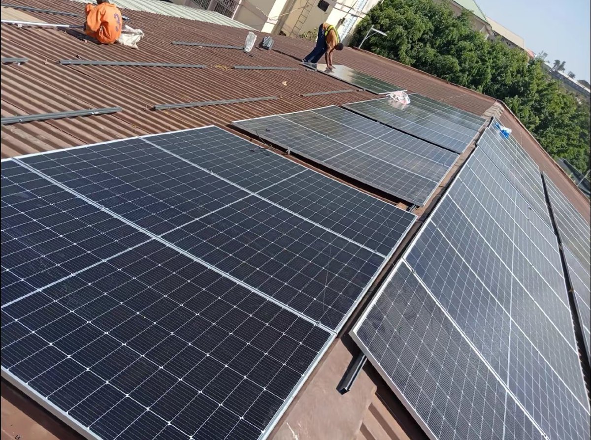 OffGdynamics's tweet image. Have your own powerhouse 
Running a hotel or eco lodge in the wild

Get off totally offgrid 
With this solar set up

10kva inverter
30kwh battery system 
20 pcs 600w panels

Kes 1, 000,000

Call or WhatsApp us on 0758 647 084