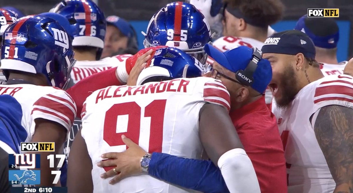 Andre Patterson told us to be patient with Darius Alexander... fast forward to Week 12 and he has 2 sacks in the first half!!

Love the progress he's making #NYG