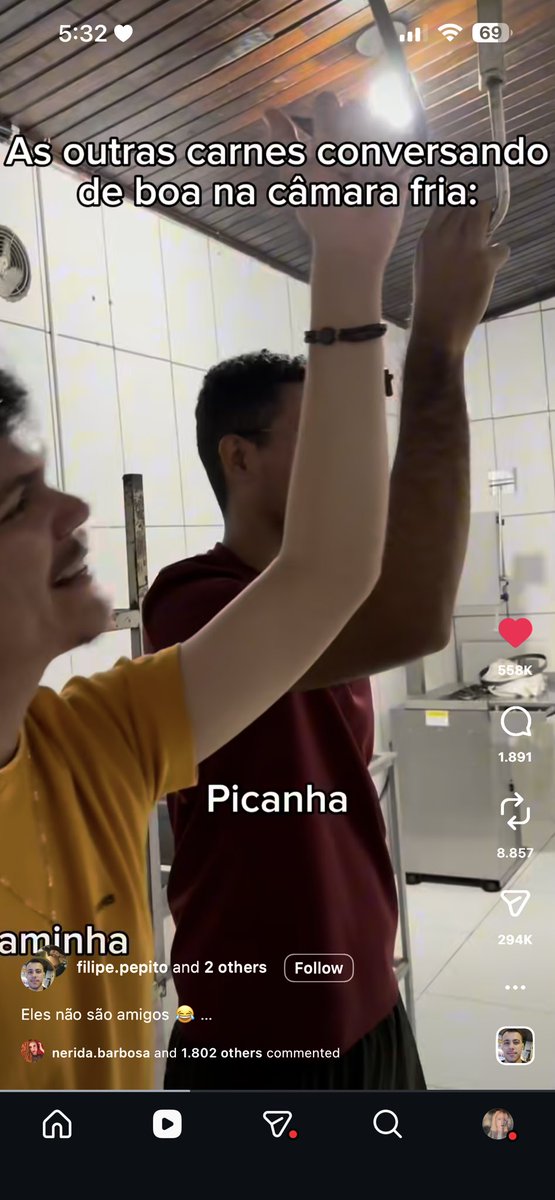 giuzita's tweet image. não precisa de muito pra me fazer rir, sabe