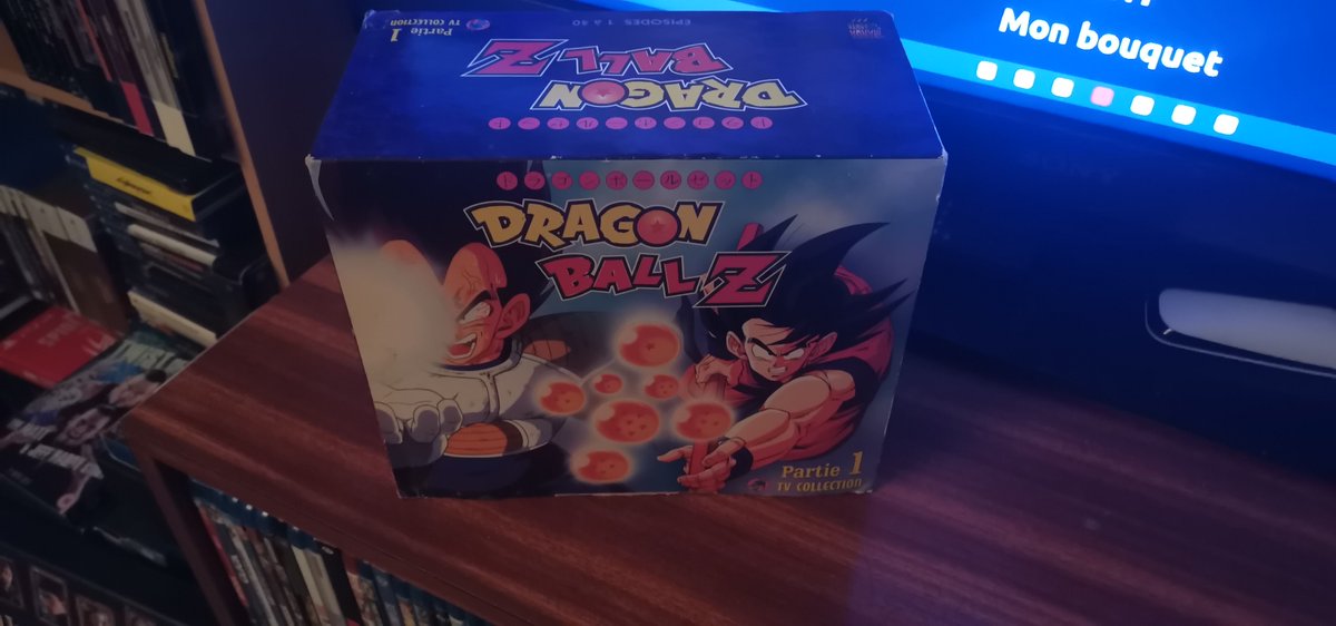Maxumbrella_'s tweet photo. @cliffeur oui je l'es ait encore.🥰 La fin de DBZ, le coffret partie 1 avec les 40 premiers épisodes, les films. https://t.co/eUIkibZ80B