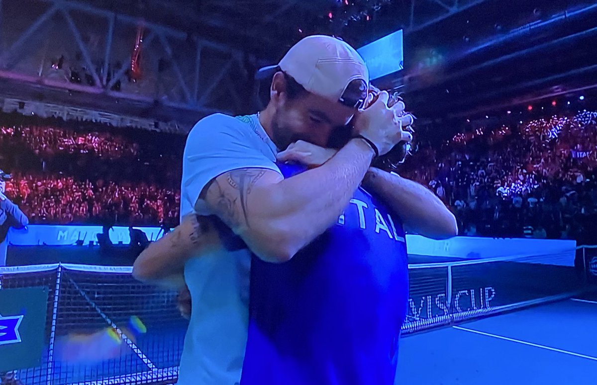 CAMPIONI DEL MONDO.
ANCORA.
ANCORA.
E ANCORA.

🇮🇹🔥
#tennis #daviscup #cobolli #berrettini