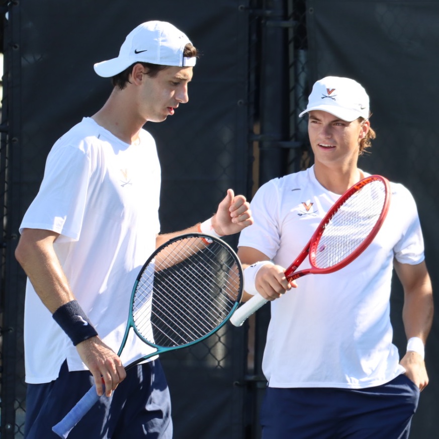 Mans Dahlberg and Dylan Dietrich win a tiebreaker 7-3 to take the first set against Filin/ Carpico
#NCAADoubles #GoHoos