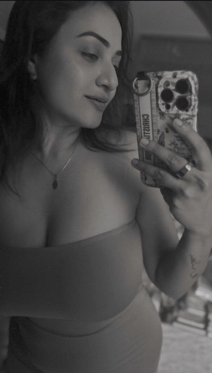 G6dkh02bEAAyZCB?format=jpg&name=medium