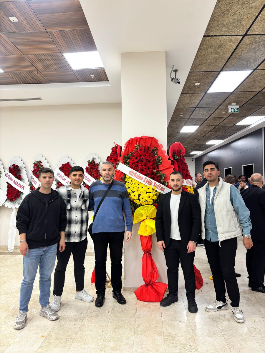Reisimizin <a href="/SebahattinReis/">Sebahattin Şirin</a> ‘in oğlu Şamil Şirin’in düğün merasimine katılım sağladık  bir ömür mutluluklar dileriz. ❤️

#ultrAslanEyüpSultan #uAES