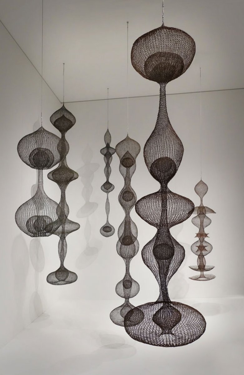 C4COMPUTATION's tweet image. Spectacular looped-wire sculptures at ruthasawa.com.
HT  David Zwirner Gallery. Lovely for thinking about the  geometry of hourglass emergence.

Ruth Asawa, in her own words, was  interested in the  idea  that ‘the relation between outside and inside was interdependent,…