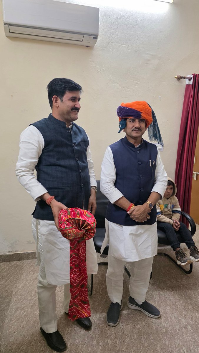 SandeepSaini__'s tweet image. आज माननीय तोखन जी साहू केन्द्रीय शहरी विकास मंत्री जी से सुखद  मुलाकात हुई ।।