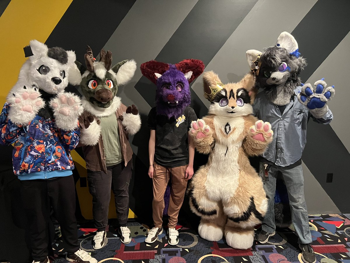 SitkatheBou's tweet photo. More photos from Bark n’ Bowl

:3 https://t.co/ZTXy87Pe7Q