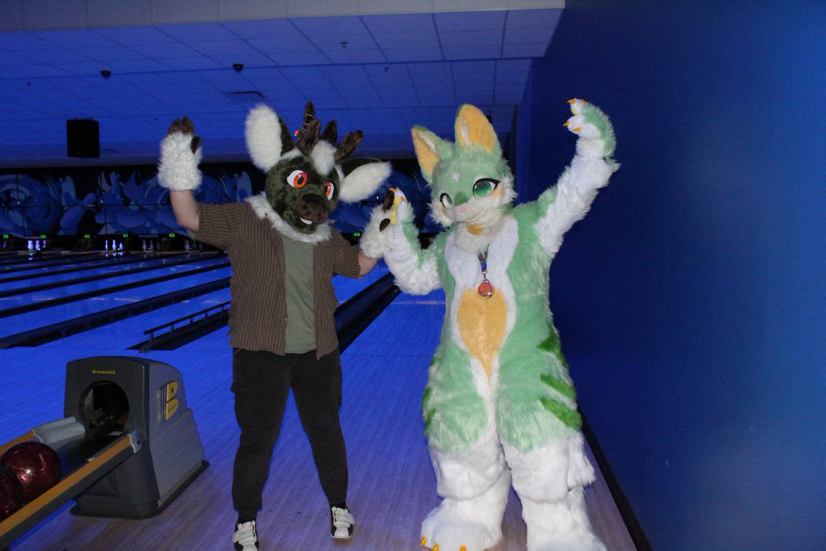SitkatheBou's tweet photo. More photos from Bark n’ Bowl

:3 https://t.co/ZTXy87Pe7Q