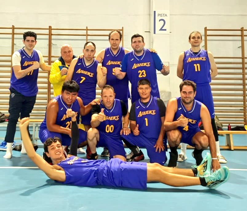 afandice's tweet photo. 👏👏👏 PARTIDAZO y victoria 4️⃣6️⃣🔹4️⃣4️⃣ frente a A LA PAR Distrito Olímpico #LigaFEMADDI @femaddi @deportecmadrid #LigaORO #basket 🏀
¡ENHORABUENA EQUIPO #LosAngeles
#AFANDICE @JMD_villaverde!
#VillaverdeEsDeporte #GoAFANDICE 🔵🟡
#MadridEsDeporte https://t.co/aZVb1lbXFC