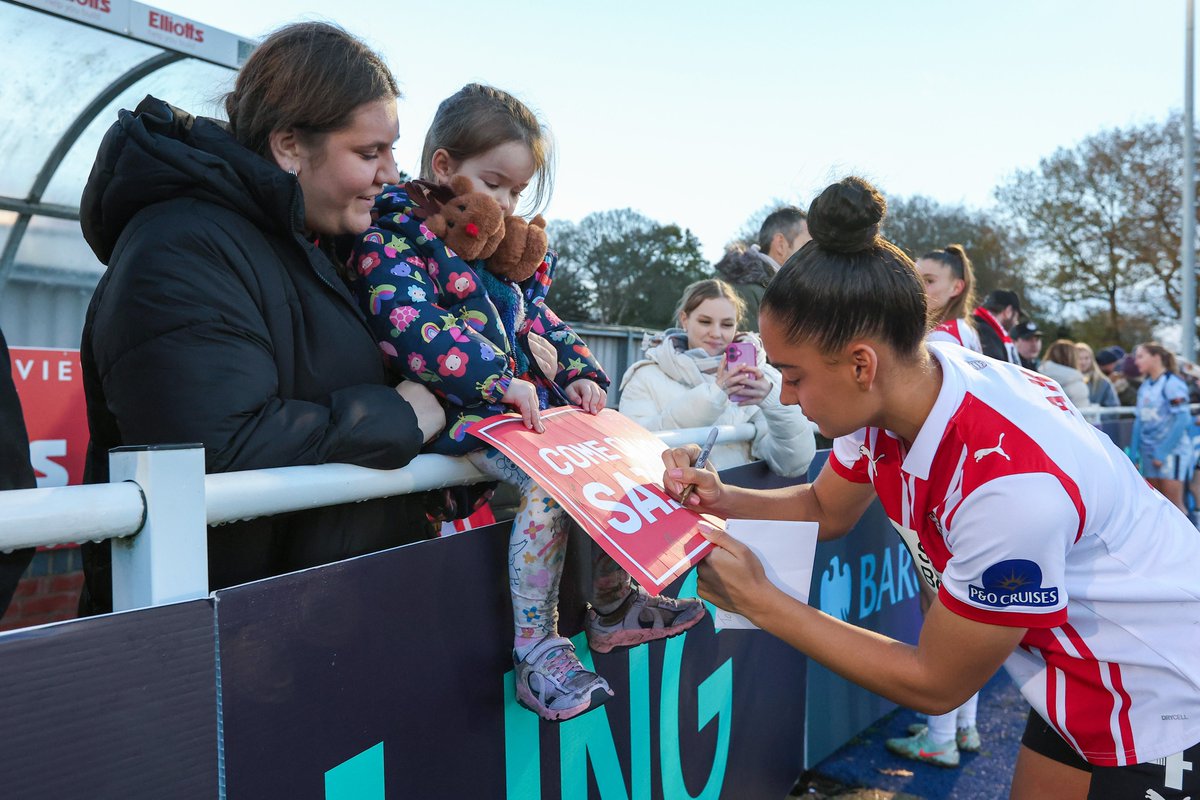 SaintsFCWomen's tweet image. From Christmas presents to loud and proud in the stands, your excellent support is always appreciated 🫶

See you after the international break, Saints ❤️