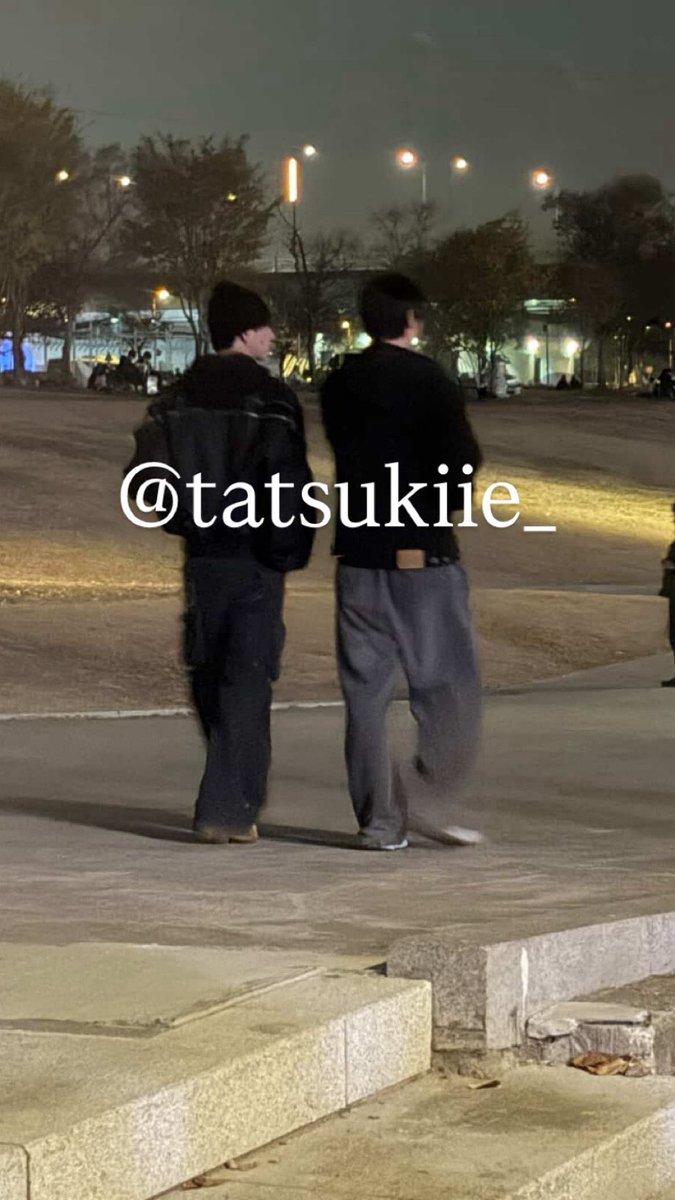 jvnils's tweet photo. kim donghyun who has been rooting for &amp; supporting park junil on his stories after his own elimination since the beginning was spotted hanging out with junil (literally soft launching it as well). thank you kim donghyun we all say in unison. https://t.co/ExFizHEigZ