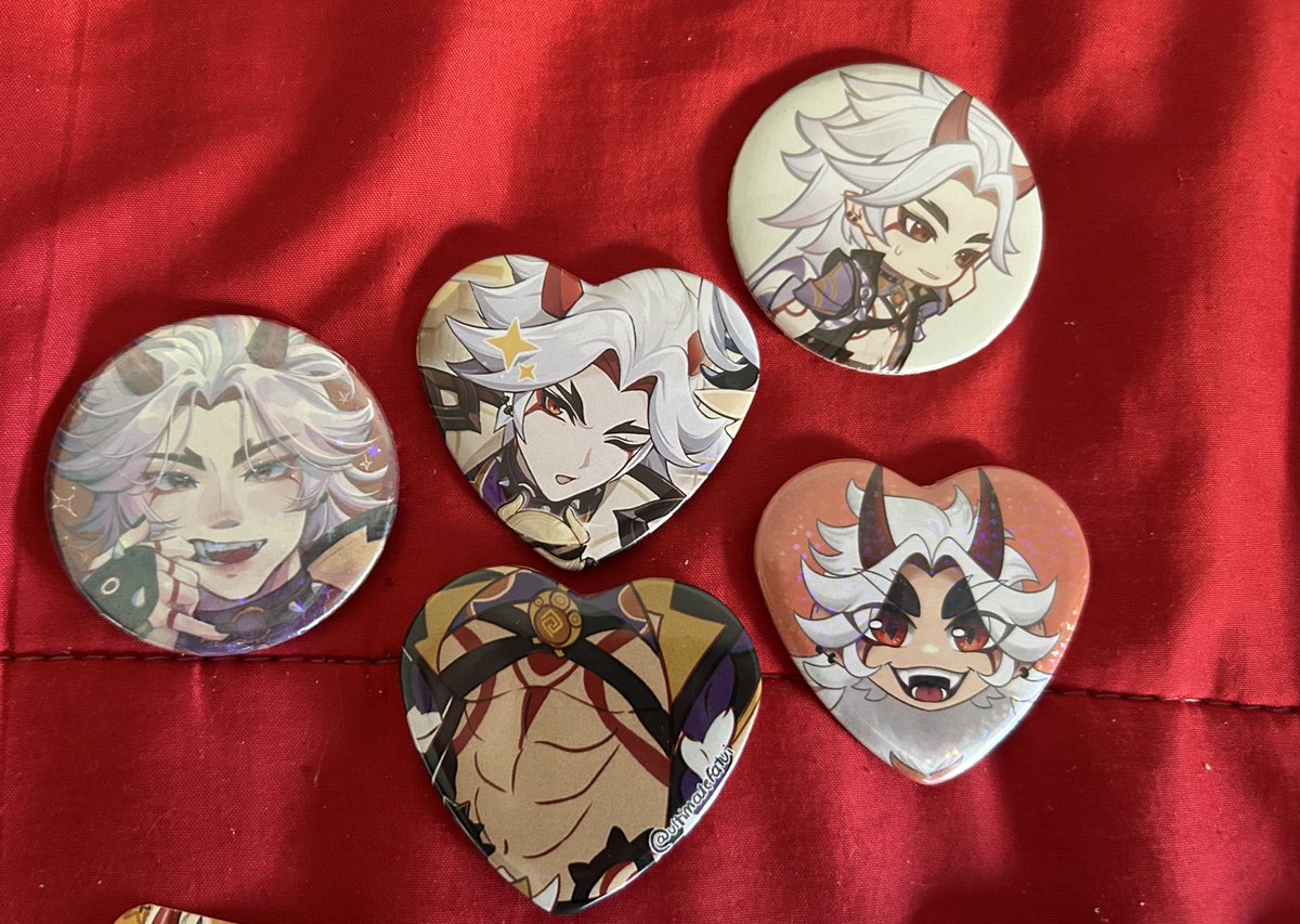 ittocam's tweet image. UMBOXING ㅤ♡ྀི ₊
cuadros (no me di cuenta q compré dos IGUALES distinto formato ahr)
pins
photocard
stickers

PURAS COSAS DE ITTO TE AMO CON MI VIDA AMOR