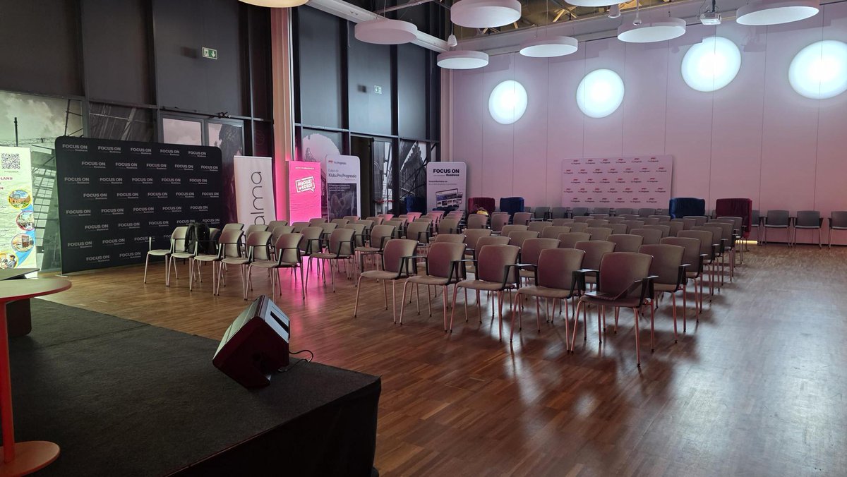 Pro_Progressio's tweet image. Meldujemy się już w Łodzi  w Łódzka Specjalna Strefa Ekonomiczna i jesteśmy gotowi na jutrzejszą konferencję &quot;Trendy w #BPO i #SSC w roku 2026&quot;. Rejestracja rozpoczyna się od godz. 9:00.  Widzimy się jutro - do zobaczenia!  

#InvestinLodz #ProProgressio #konferencja #trendy2026