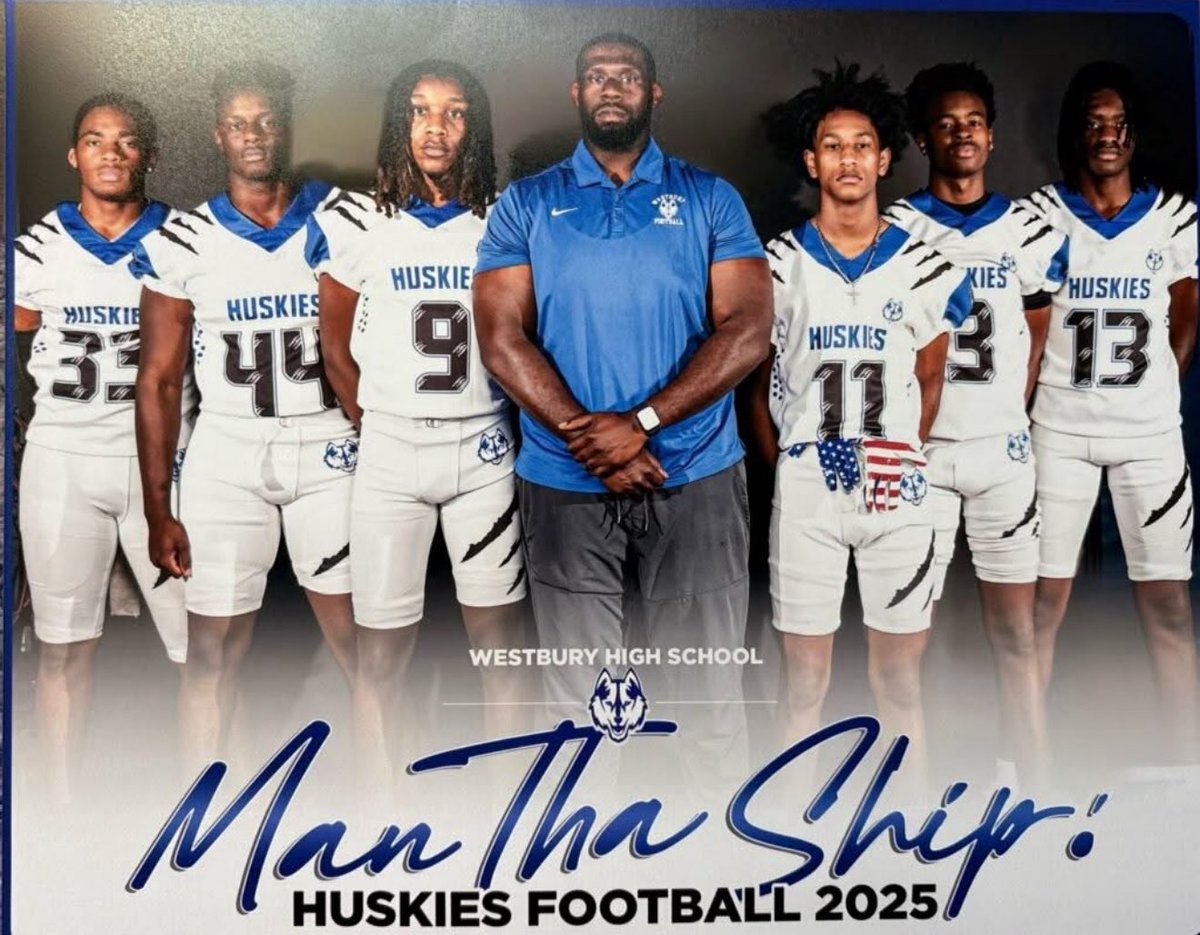 brown_torian3's tweet photo. Been riding with my dawgs since little league. @CoachCornell1 always been a real one. It’s only up from here💯
#Darkside🏴‍☠️ #ManTheShip🌊 https://t.co/K0ClTzCUWL