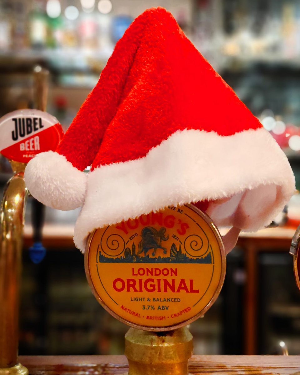TheoBullfrogWC2's tweet image. We&apos;re getting into the Christmas spirit here at the Theodore Bullfrog! Make sure your festive season is one to remember with our delicious Christmas menu and unbeatable hospitality! 🎄🎁☃️

#youngspubs #charingcross #embankment #christmas2025 #christmasmenu