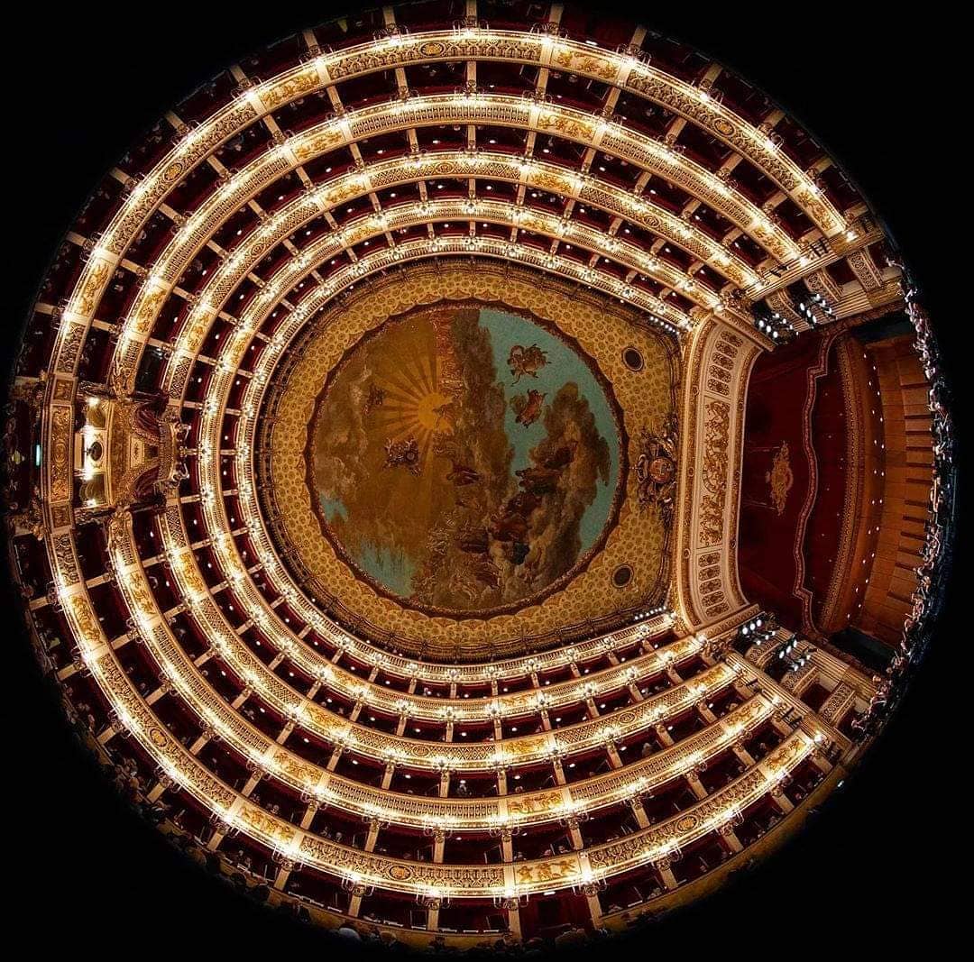 BiancoDavinci's tweet image. The theater of San Carlo in Naples.