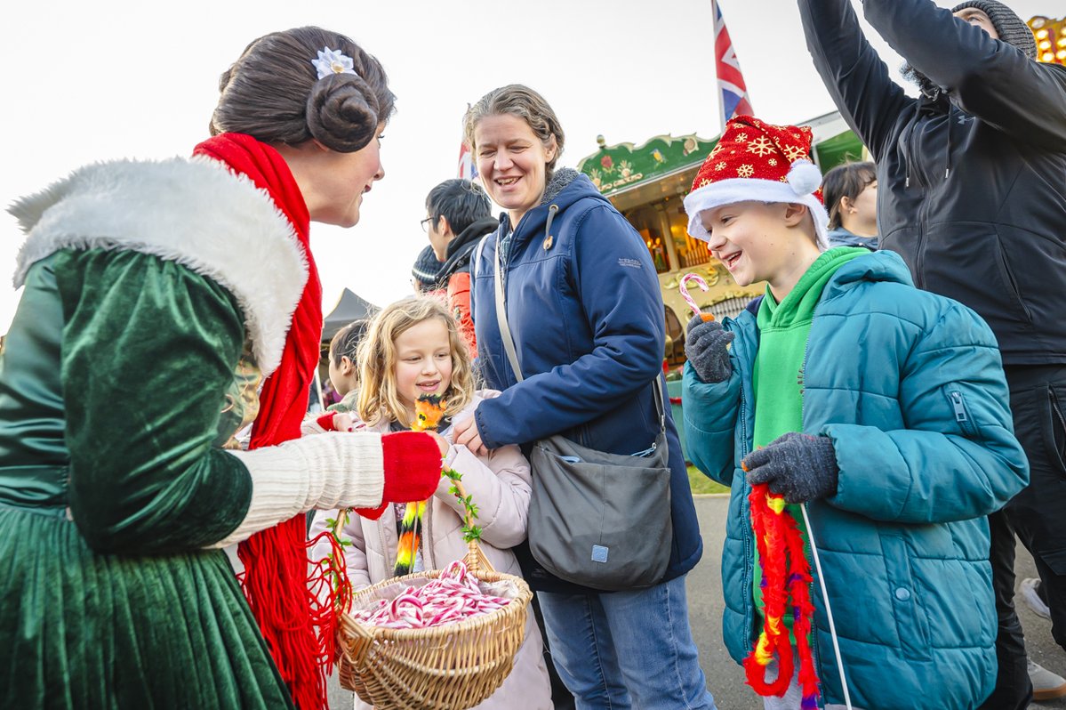 itsinnottingham's tweet image. Few more sleeps till our Christmas Market!🎄
Expect –
🛍️90+ indie traders
🎪The Makers Marquee
👨‍👩‍👧‍👦Free family activities
🎅🏼Festive characters
🍷Seasonal food &amp;amp; drink
🎶Live entertainment
📸Picture-perfect moments
🎟️TICKETS SELLING QUICK – get yours asap!🎄
itsinnottingham.com/news/christmas…