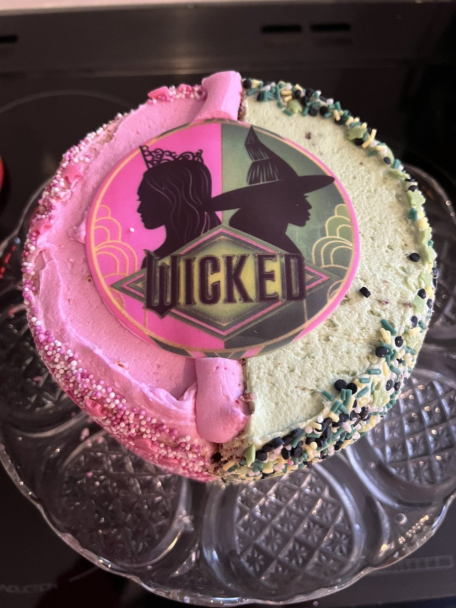 #NHS1000miles week 47 for 2025
Walk 🚶‍♀️16.66 miles 
Run 🏃🏻‍♀️ 21.91 miles
Total 38.57 miles 
YTD 1,866.97 miles