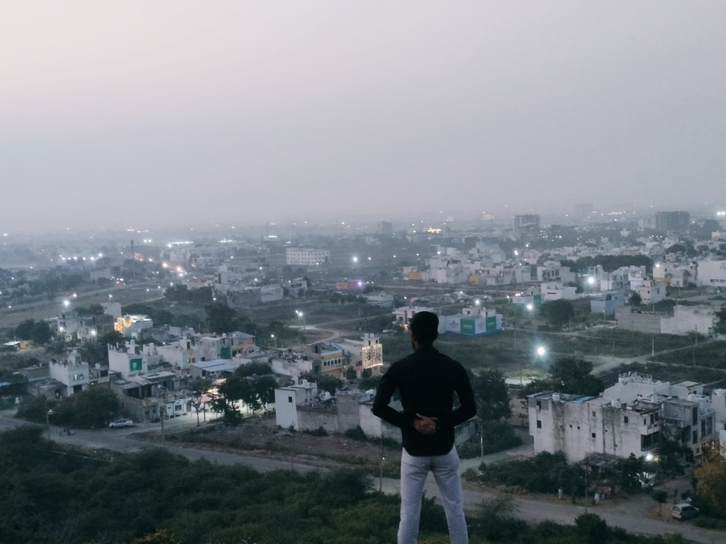 ogale_04's tweet photo. राजस्थान भीलवाड़ा में स्थित "चामुण्डा माता मंदिर",  चामुण्डा माता मंदिर हरनी महादेव की पहाड़ियों पर स्थित है। शिखर पर पहुँचने के बाद, पूरे शहर का विहंगम दृश्य देखने को मिलता है। माता चामुंडा देवी की आरती और आशीर्वाद तो और भी ख़ास था।..
#blessing https://t.co/DVehZBXgNJ