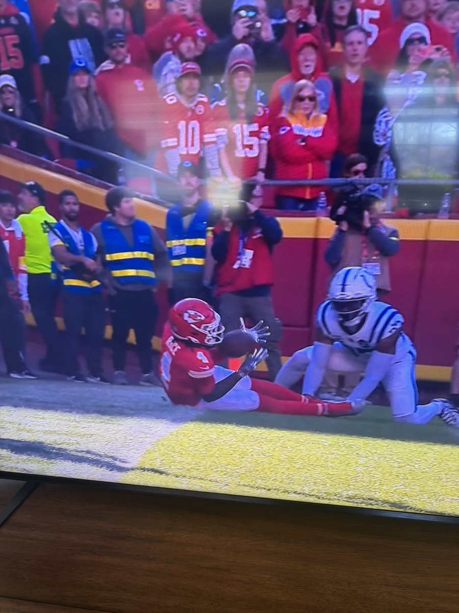 queizzz's tweet image. The ref with this view called this a touchdown on the field. How is that even possible??? #Colts