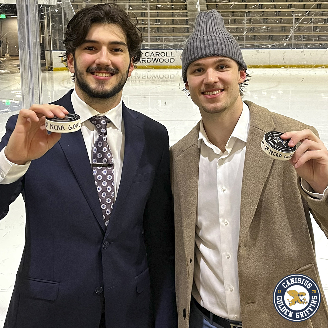 1️⃣ is nice, but 2️⃣ is better! 

Congratulations to freshmen FJ Buteau and Kyan Haldenby as both scored their first career goals during last night's 5-1 victory over Mercyhurst! 

#Griffs