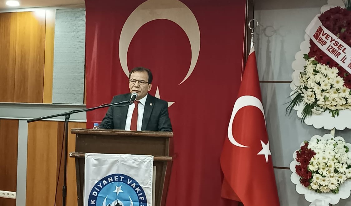 Bilge Kral Aliya İzzetbegoviç’in “Yeryüzünün öğretmeni olabilmek için gökyüzünün öğrencisi olmak lazım”. Sözünü kendilerine şiar  edinen Ayyıldız’ın Kıymetli Öğretmenleri 24 Kasım Öğretmenler Gününüz kutlu olsun.