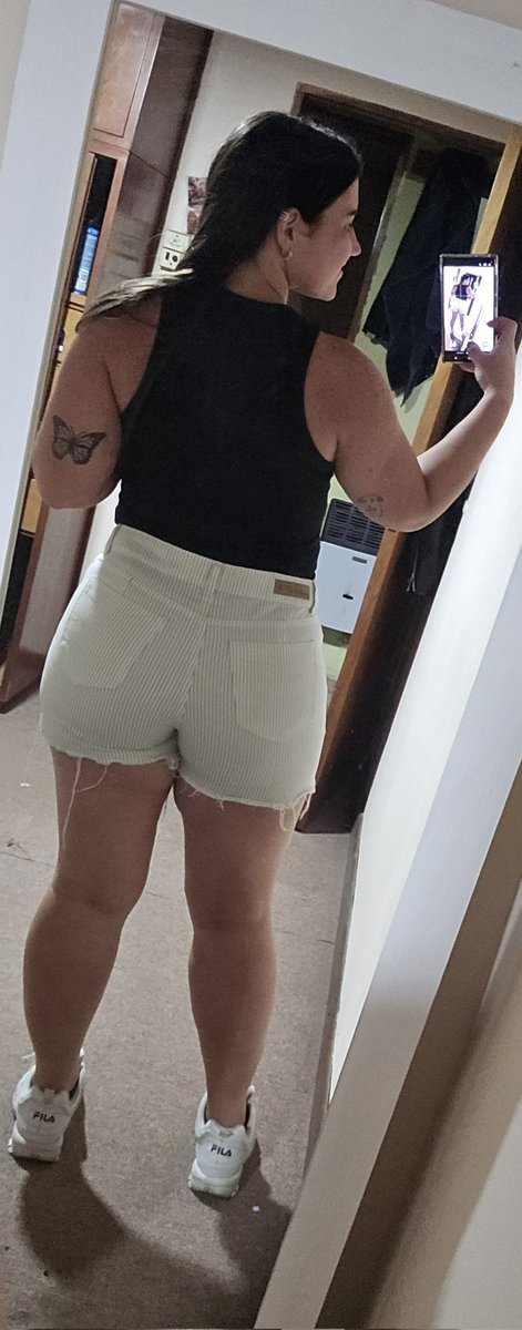 DeenTe95's tweet photo. Animarme a subir este estilo de fotos antes... pero ni en pedo.. ahora.. me valoro, me elijo y por sobre todo.. 
Me amo!
Asi que les comparto mi amor propio! https://t.co/iqMhtP1ZpF
