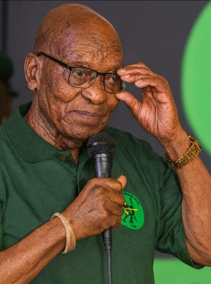 thambeleni's tweet photo. @MusaMzilikazi You mean this thing? https://t.co/mBZIkrh6V0