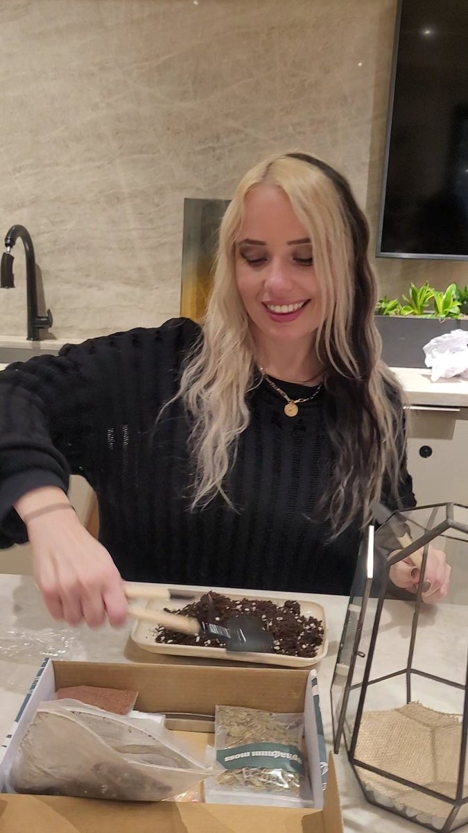 EMUHLEET's tweet image. Live on @antonlinecom twitch!

📺 twitch.tv/antonline