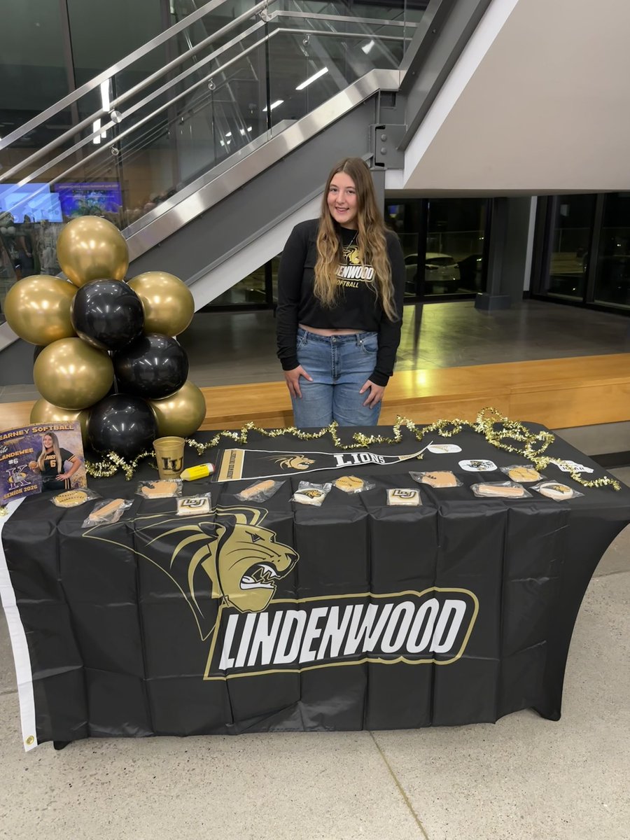 Kate Landewee tweet media