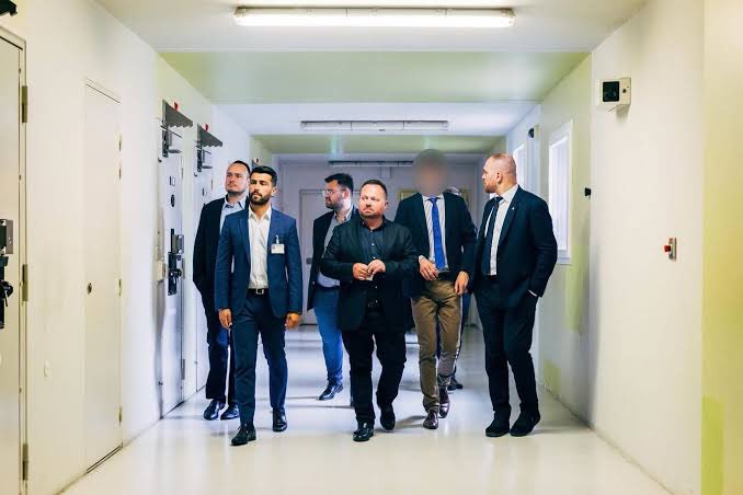 BrunoBilde's tweet image. ✍🏻 Communiqué de Bruno Bilde, député du Pas-de-Calais.

Permission de sortie à Vendin-le-Vieil : un juge contredit les attentes des Français et dément les promesses de Gérald Darmanin

La permission de sortie accordée par un juge de la Chambre d’application des peines à un détenu…