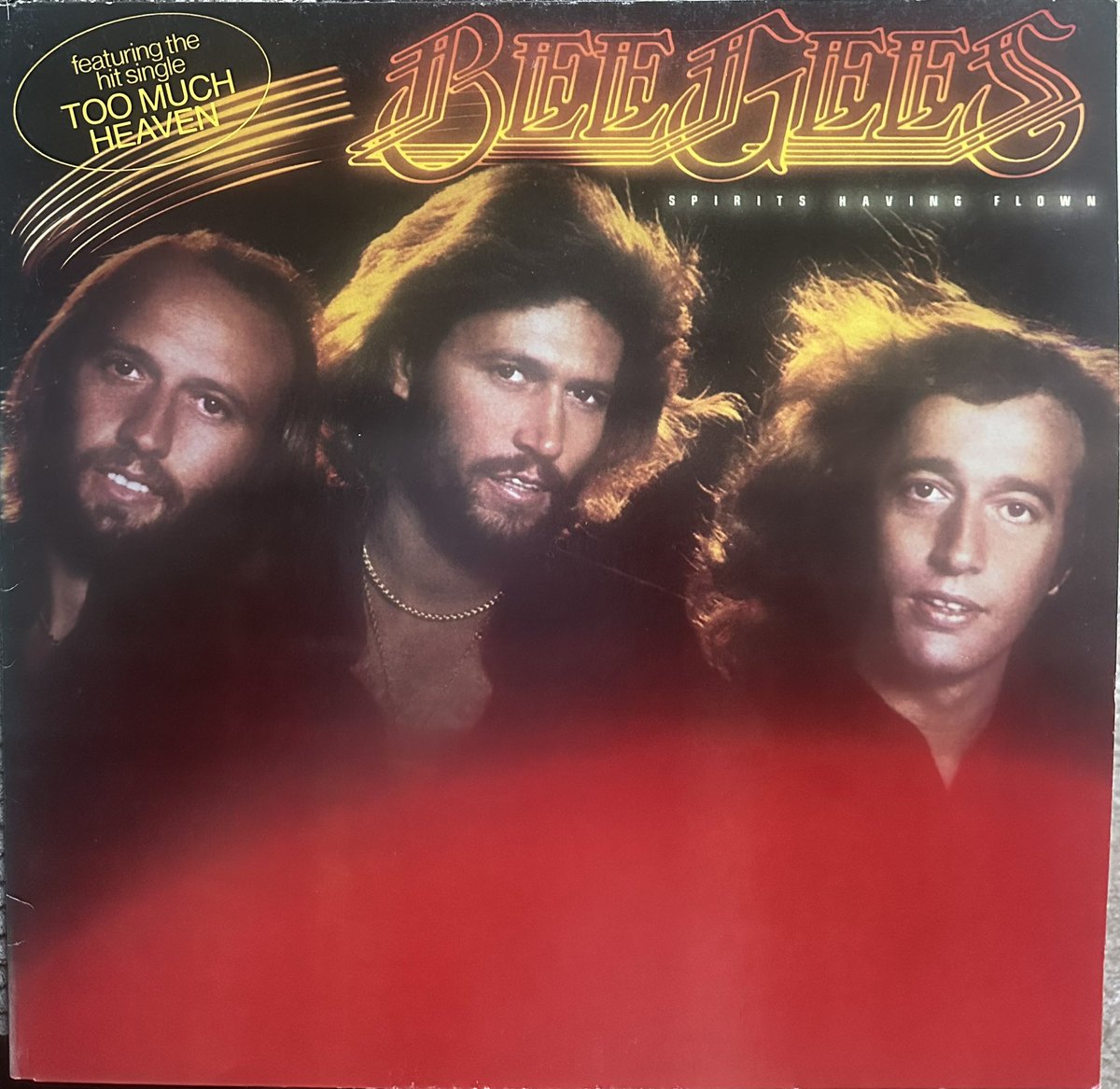 BernardZuel's tweet photo. When the morning cries and you don’t know why, it’s hard to bear with no-one beside you, you’re goin’ nowhere. #morningpop #mondayvinyl #beegees #spiritshavingflown https://t.co/KM4na9I7AF