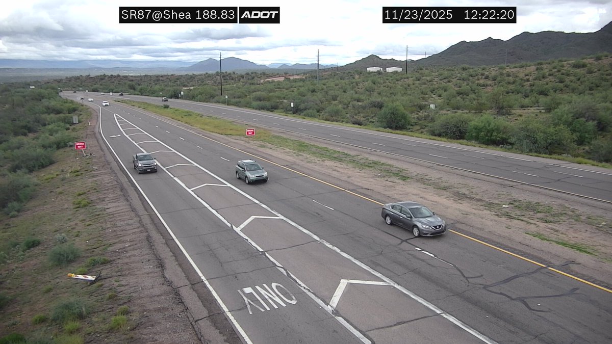 ArizonaDOT's tweet photo. Heading into this afternoon, we're still seeing rain and storm clouds in many places. Please slow down and allow extra braking room. Also:
🚘Turn on headlights if using your wipers.
🚙 Check tires and wiper blades before leaving.
🛣 Avoid flooded roads &amp; washes. https://t.co/wg1yZOgRiZ