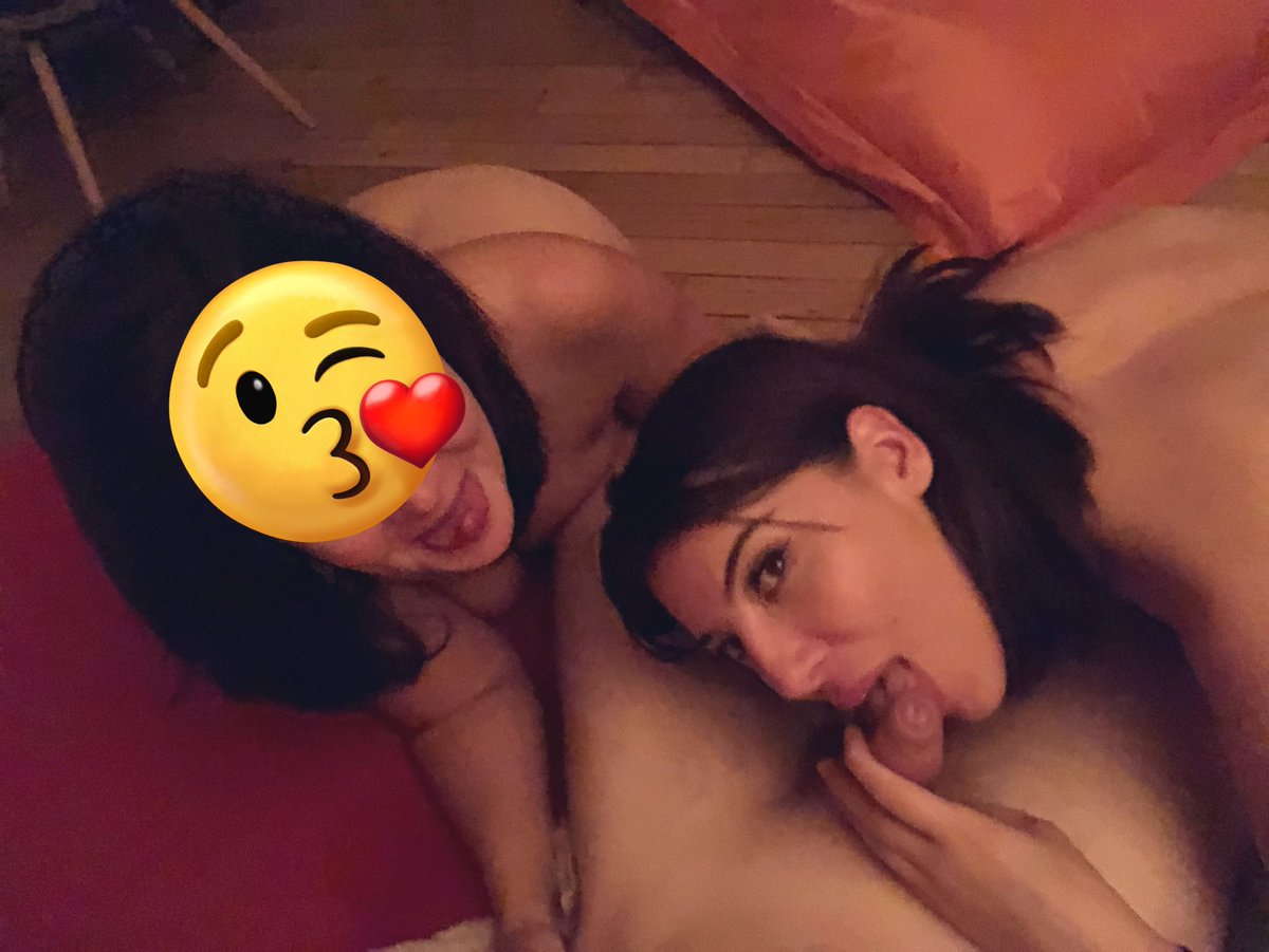 #souvenir <a href="/LustLouise/">Ｌｏｕｉｓｅ ✨</a> , petit souvenir de nos moments de partages ! Il y a 7ans déjà😌
Le fessier se souvient encore de cette main ferme, le canapé n’aura pas survécu à ces coups de langue 👅💦💦 et ce regard , ces regards , sont à l’image de cette soirée 🔥!
#hotwife #threesome