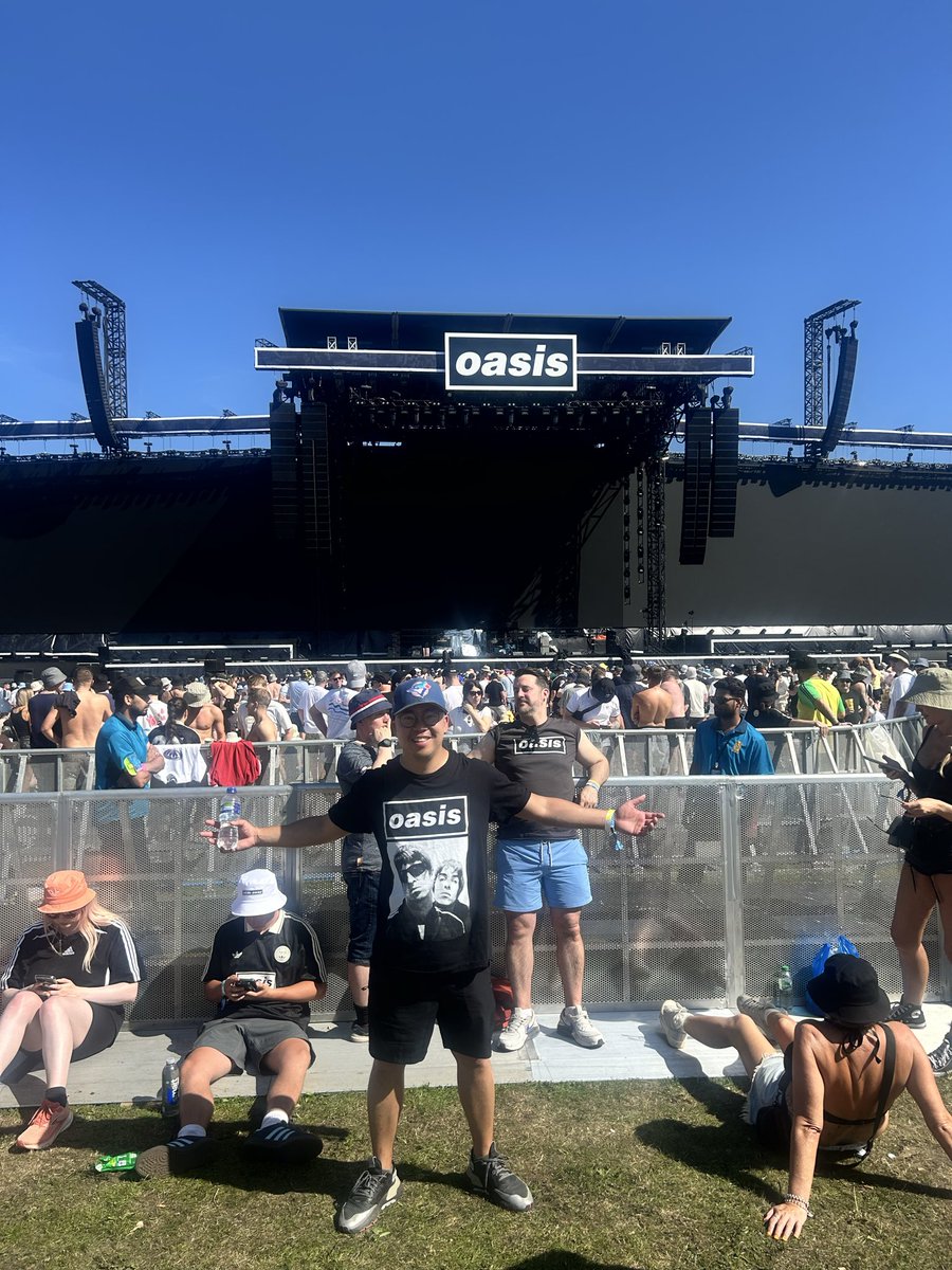 PdotChan's tweet image. Last gig tonight #oasislive25. “People will never, ever forget how you made them feel”. Thank you for the memories. Live Forever @NoelGallagher @liamgallagher @BoneheadsPage @oasis