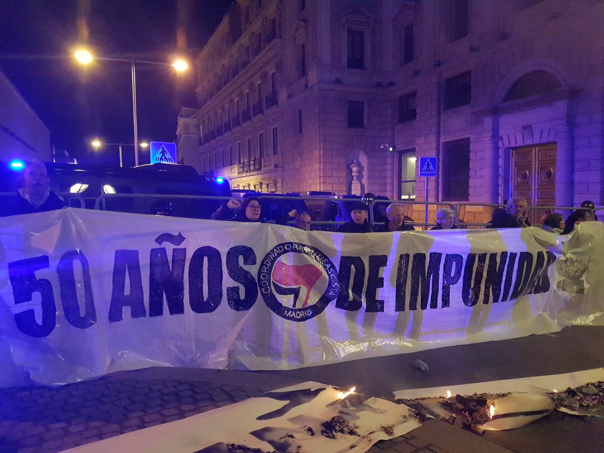 Esta es la tercera vez que subimos este texto e imágenes de la mani <a href="/AntifaMadrid/">Coordinadora Antifascista Madrid</a>, "50 Años de impunidad franquista", de ayer sábado por el centro de Madrid. A ver si deja de "desaparecer".

"Contra el fascismo y su violencia, ahora y siempre resistencia" ✊✊
#NoPasarán