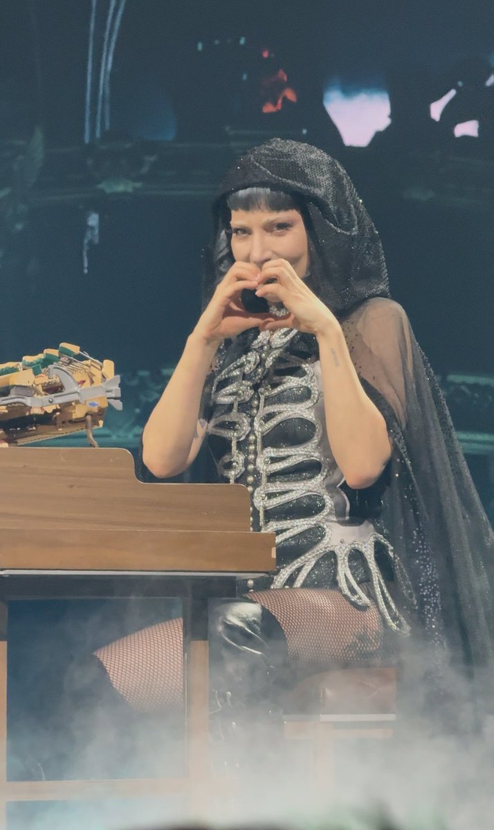 Lady Gaga Source (@gagasourcelgs) on Twitter photo 