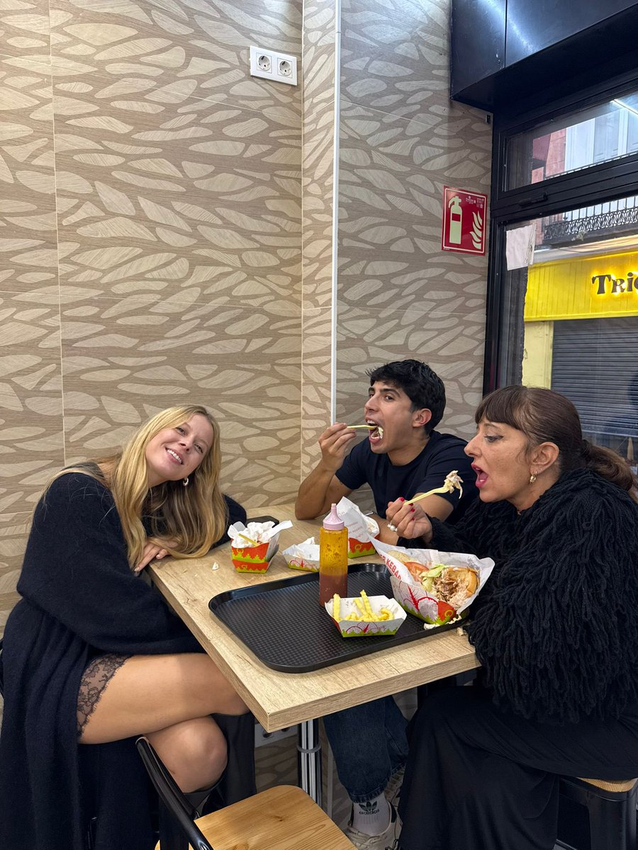 me comí un kebab con yolanda ramos youtu.be/9Bb9YM1W3v4?si…